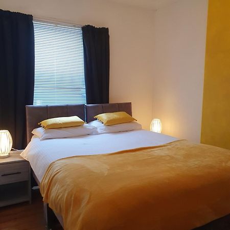 Planet 9 Apartment Warrington  Luaran gambar